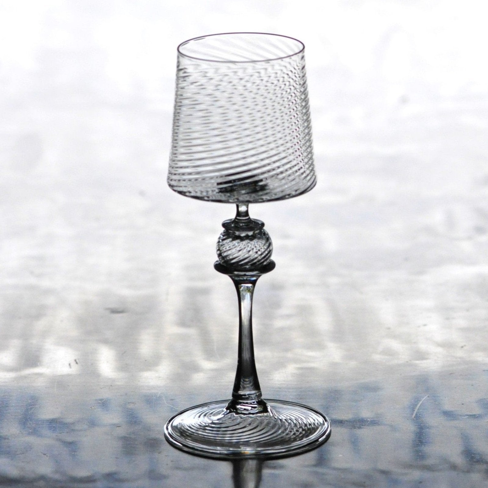 Goblet twist cup 01