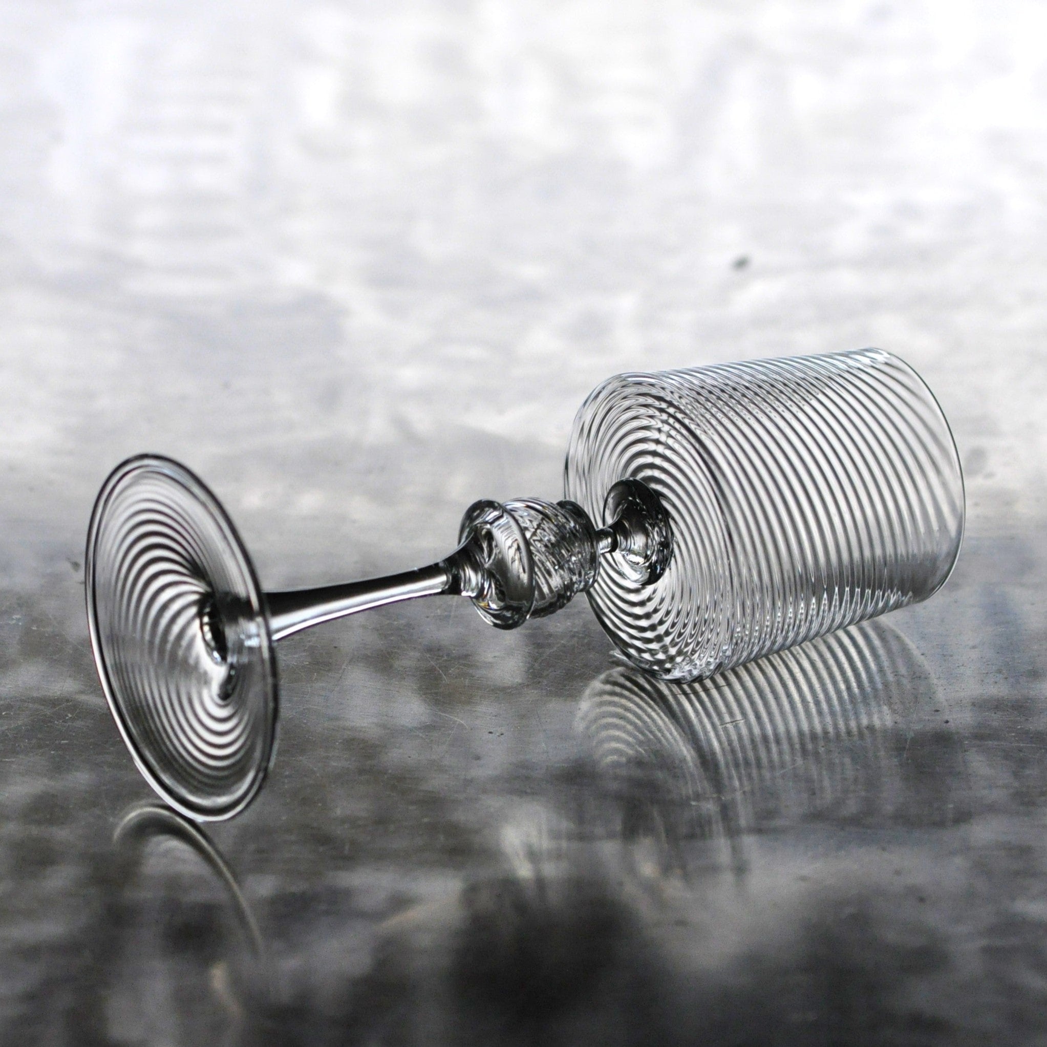 Goblet twist cup 01